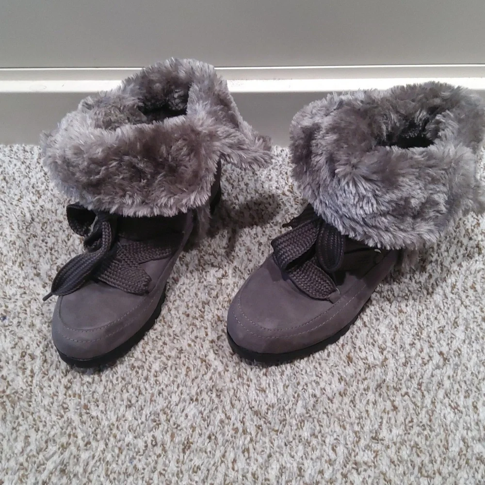 Boots - Picture 4 of 4
